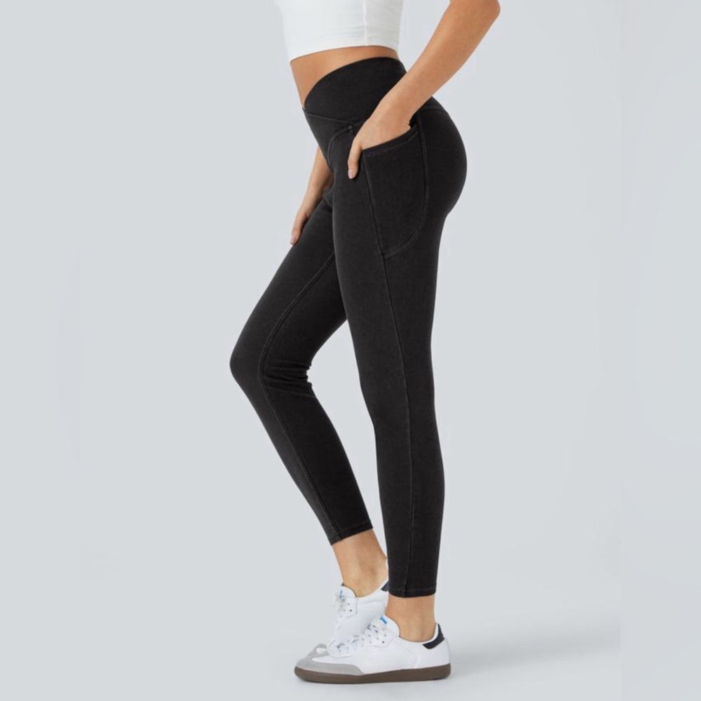 Halara Flex™ Crossover Pocket Denim Work Leggings in Black Denim Size M - Picture 2 of 16